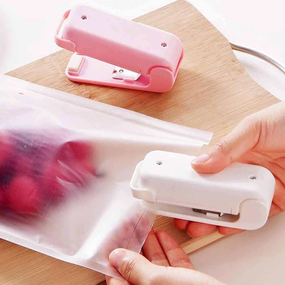 Ignisio Mini Heat Sealer for plastic bags, compact handheld device with heating element for sealing and preserving food.