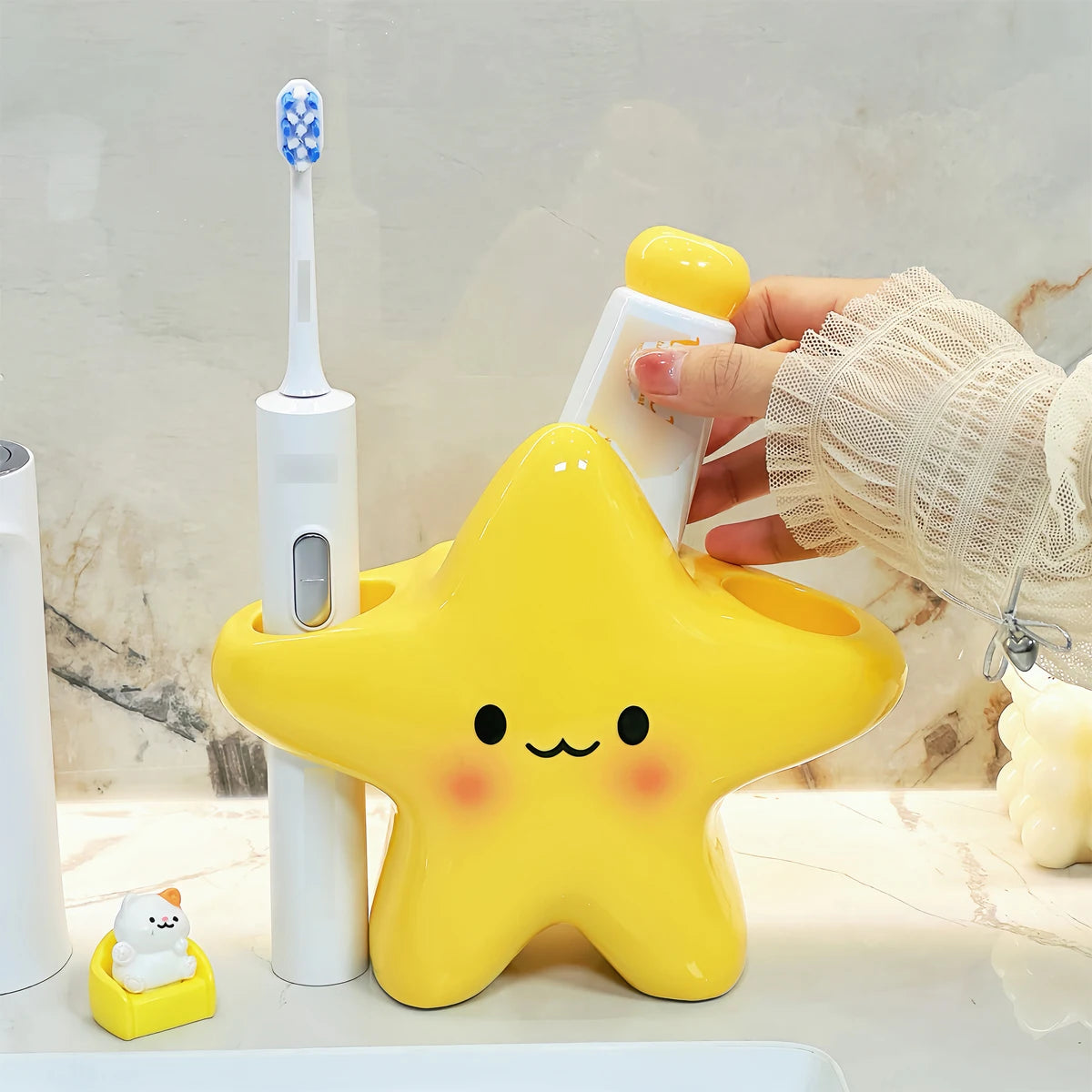 Star-Shaped Toothbrush Holder – Freestanding Bathroom Organiser with Cute Face Design